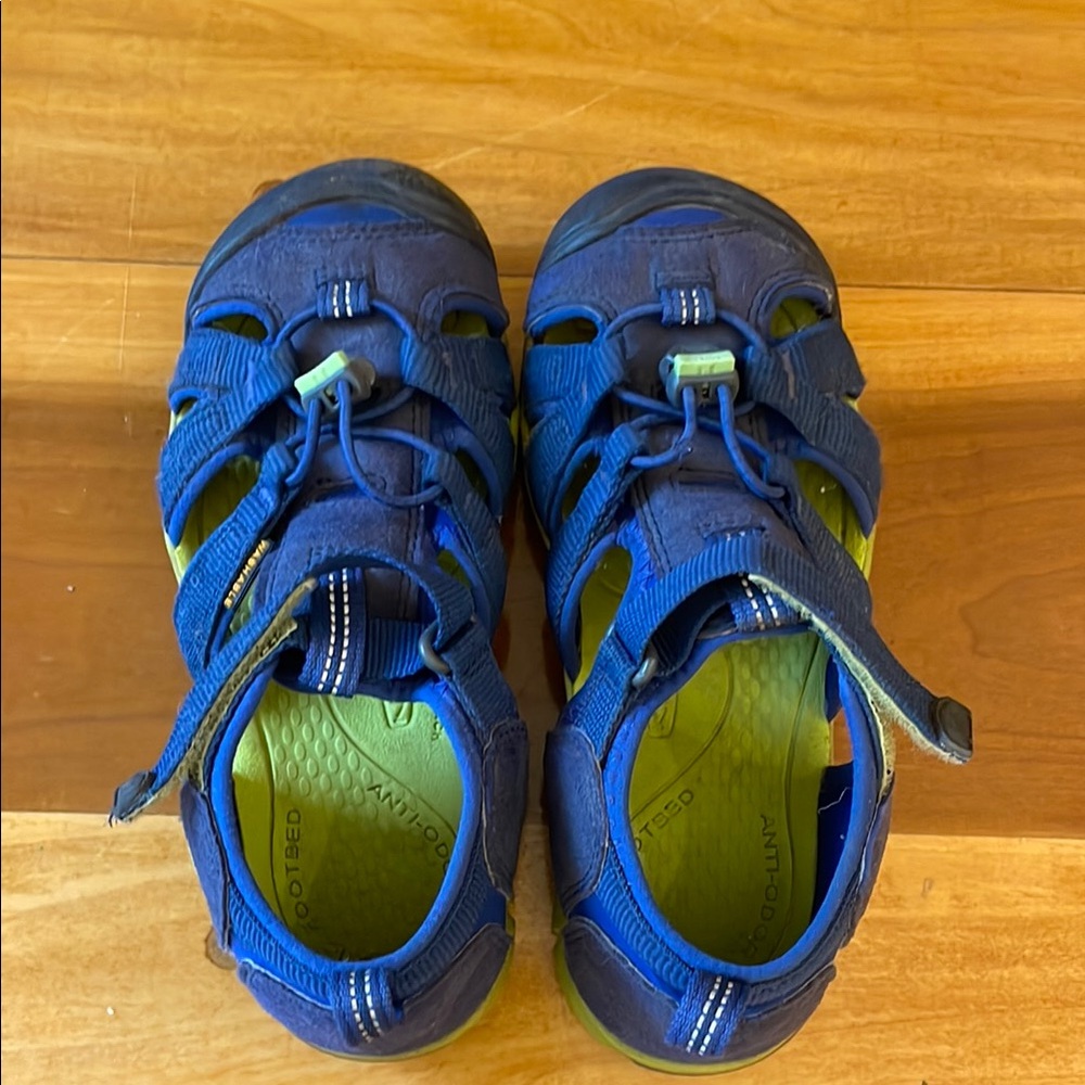 Keen Kids size 3 Blue washable Sandals